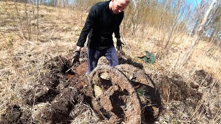 ОГРОМНАЯ НАХОДКА В БОЛОТЕ! СБРОС МЕТАЛЛА НАЙДЕН! ВЫТАСКИВАТЬ ТЯЖЕЛО!