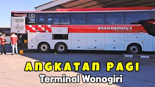 Suasana Terminal Wonogiri Pagi: Dominasi Bus Mahardhika & Agramas