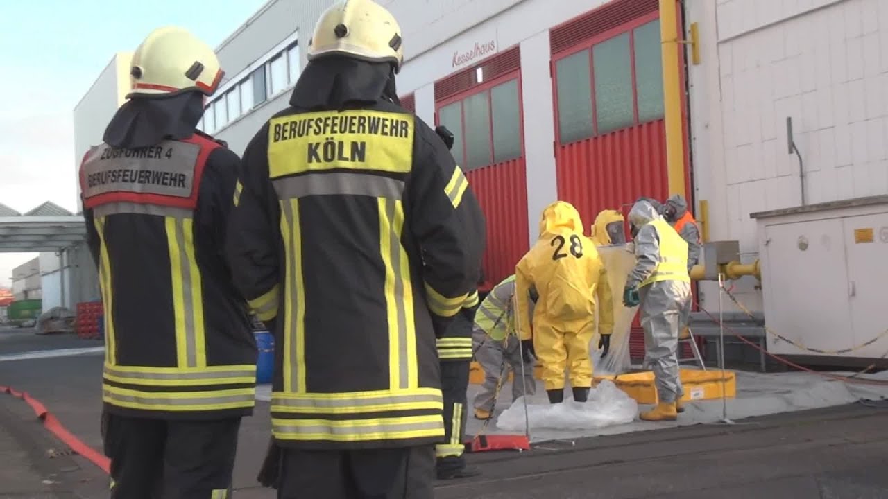 [CHEMIEUNFALL BEI COCA COLA] - DIE BERUFSFEUERWEHR KÖLN IM GEFAHRGUTEINSATZ - ++[EINSATZFAHRTEN]++