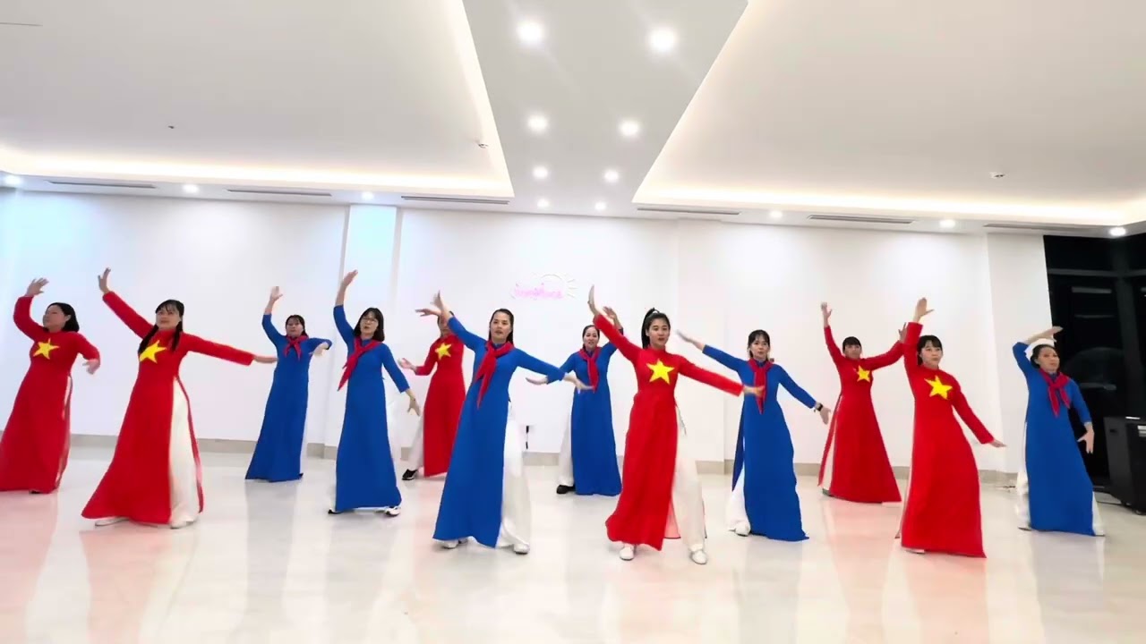 Việt Nam - Tự Hào Tiếp Bước Tương Lai | Quỳnh Anh Kin | Zumba Dance | Chào Mừng Quốc Khánh 2/9