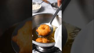 #meduvada #vada #southindianfood #breakfast #breakfastideas #shortvideoviral #food #asmrsounds #egg