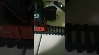 railking somplak kok ada di atas gerbong???