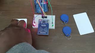 Contrôle d'accès avec un lecteur RFID RC522 et une carte Arduino UNO