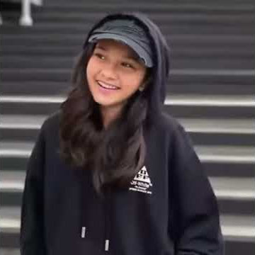 STORY WA NAISA ALIFIA YURISA