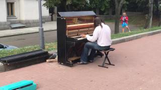 : Pianist on street in Kyiv