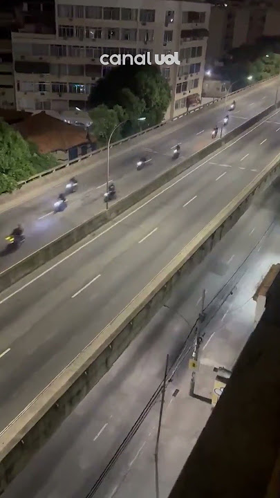 Oruam lidera protesto com motociclistas no Rio em apoio ao MC Poze do Rodo; veja vídeo