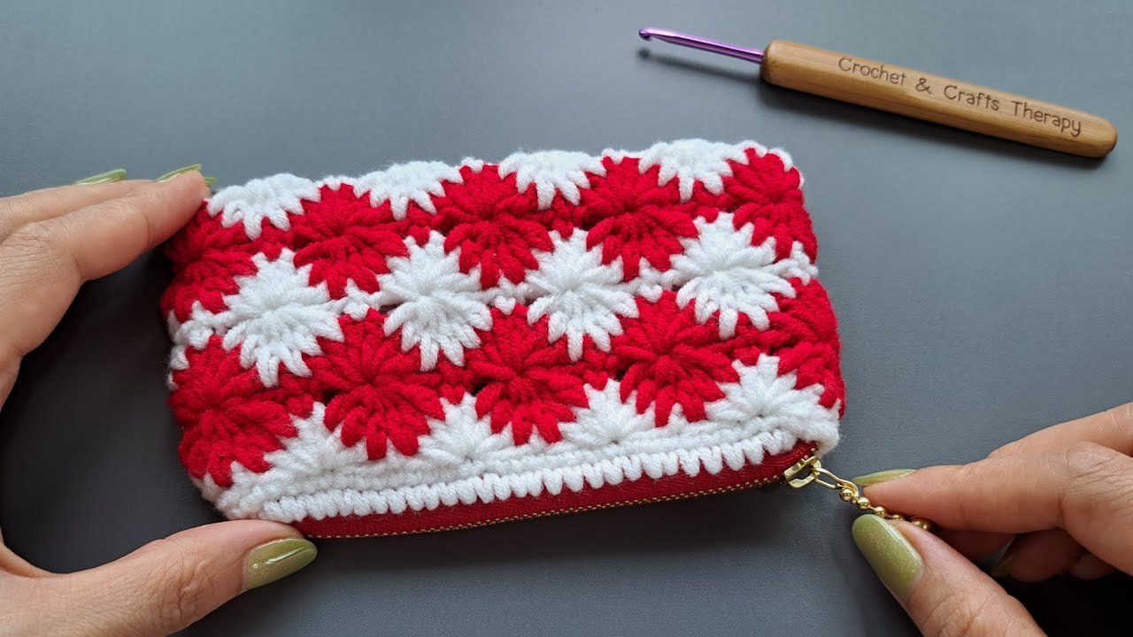 YOU WILL LOVE IT‼️! Crochet Zip Purse with Starburst stitch