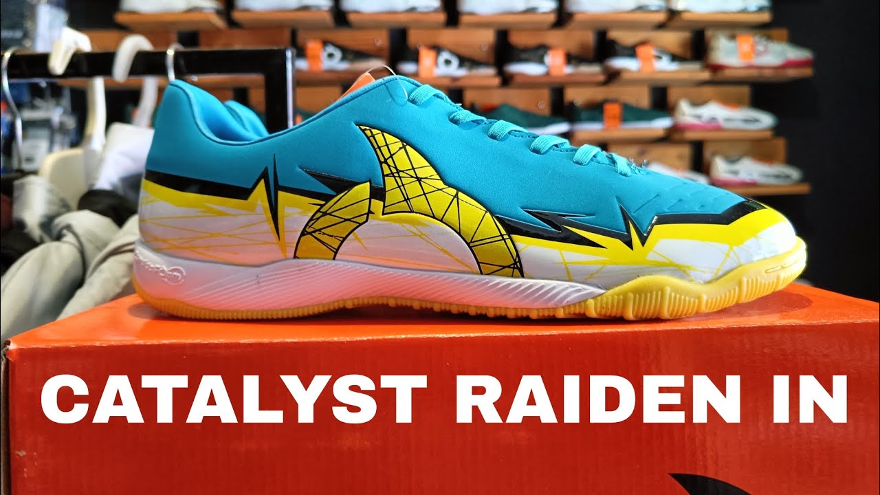 REVIEW SEPATU FUTSAL CATALYST RAIDEN IN PART 2 - YouTube
