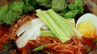 Please pickle the radish. Korean food Daebakjib bibim guksu recipe by 요리왕비룡 Korean Food Cooking 89,570 views 2 weeks ago 10 minutes, 17 seconds