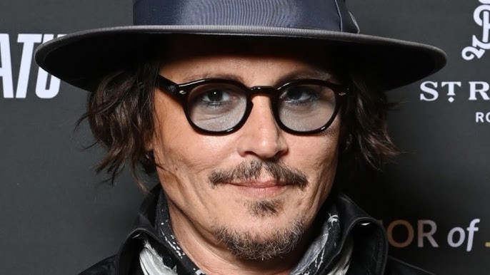 Johnny Depp's Head-Turning Transformation - YouTube