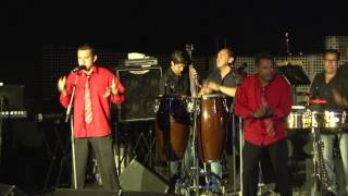 Video thumbnail of "La Suprema corte Orquesta - Escombros en Vivo HD"
