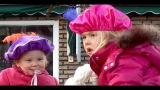 Koningspaar viert Sinterklaas met prinsesjes in Wassenaar. (NDR TV)