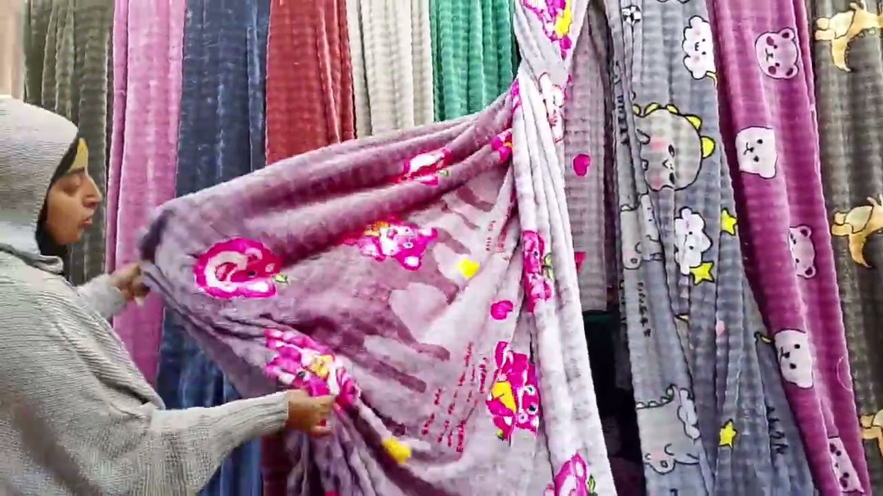 اكبر واشهر فرش دفايات شتوى بالمتر بالكيلو وجاهز كمان على الفرش عند ياسمين 