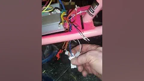 2 identical BLDC motors & 1 controller without hall sensors!