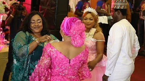 Saoty Arewa Sings as Foluke Daramola &Others Dance &Spray Kemi Afolabi &Her Mom at Her Birthday