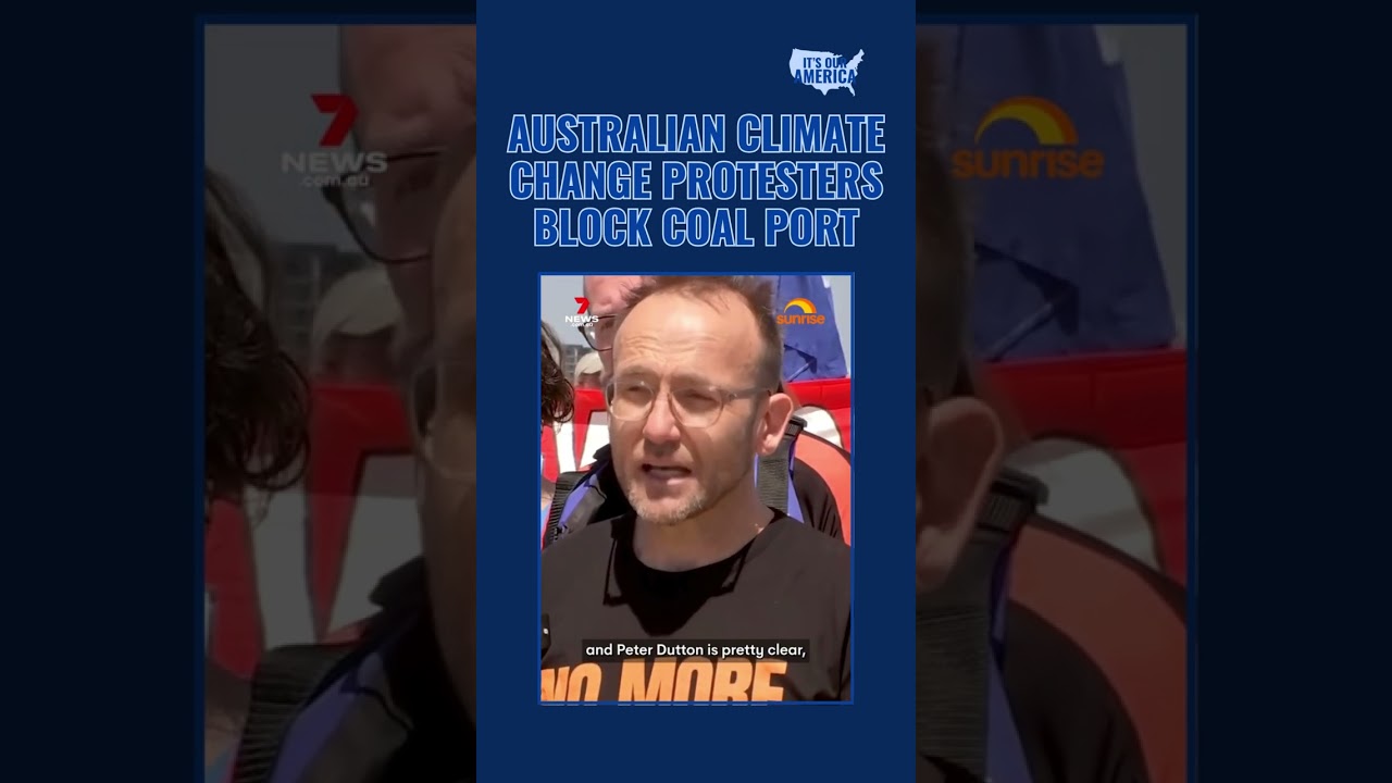 Australian Climate Change Protesters Block Coal Port on Kayaks