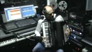Vlada Panovic  (accordion jazz) - It don't mean a thing chords