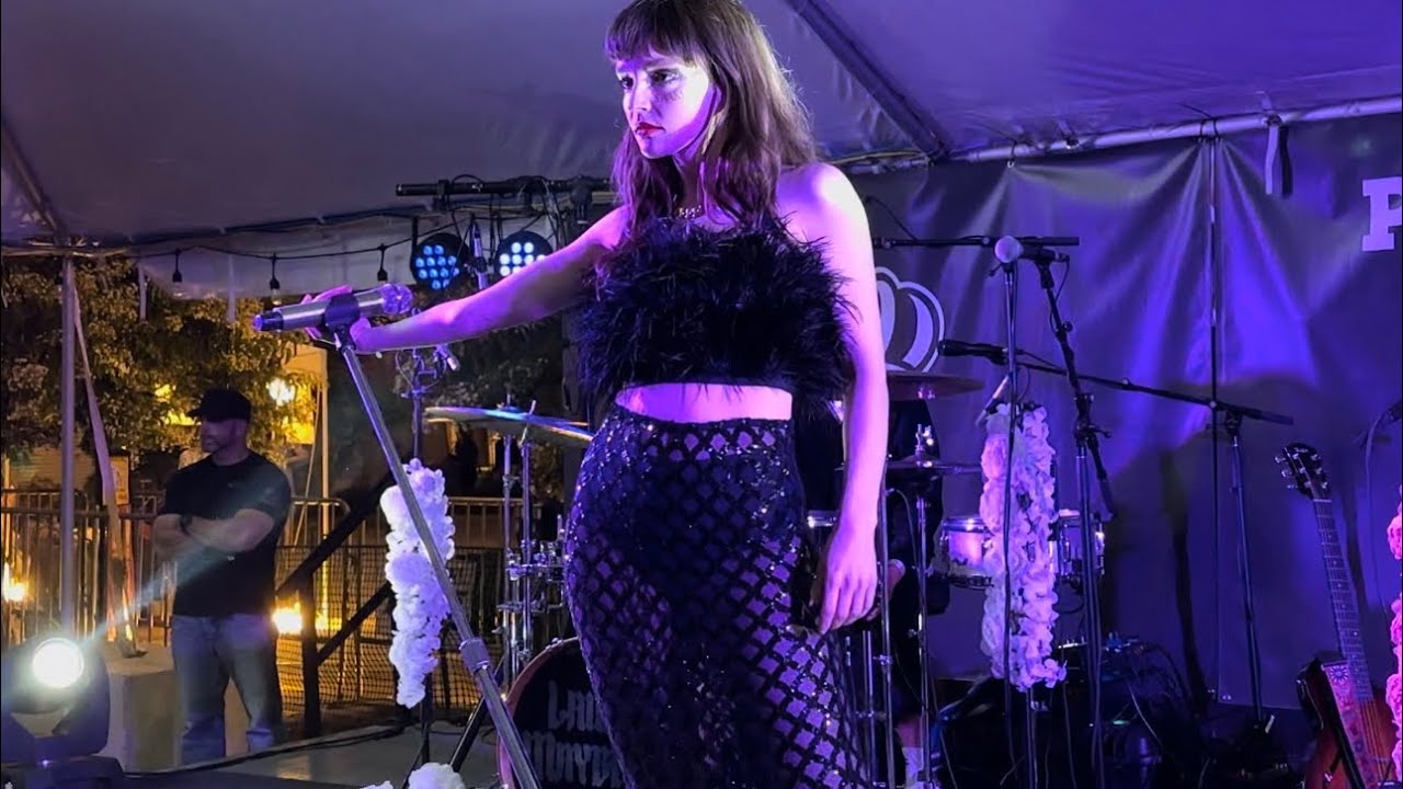 lauren-mayberry-live-bird-urbana-il-pygmalion-festival-rose