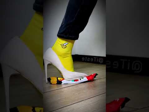 Popping ballon’s with high heels
