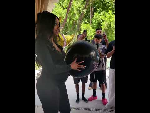 Ekane Falls and Injures Herself LIVE on Gender Reveal Stream with Deshae Frost!