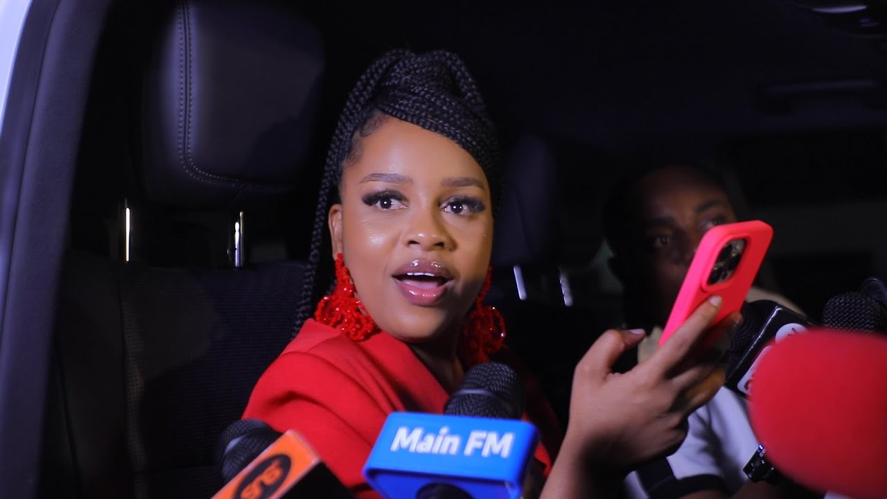 NANDY AMPIGIA MFANYA KAZI WAKE LIVE WAONGEA KIINGEREZA AELEZA ANAVYOMLEA VIZURI