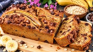 Wenn du reife Bananen, Joghurt und Haferflocken hast, kannst du diesen einfachen Kuchen backen!