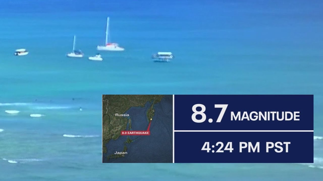 Hawaii under tsunami warning - YouTube