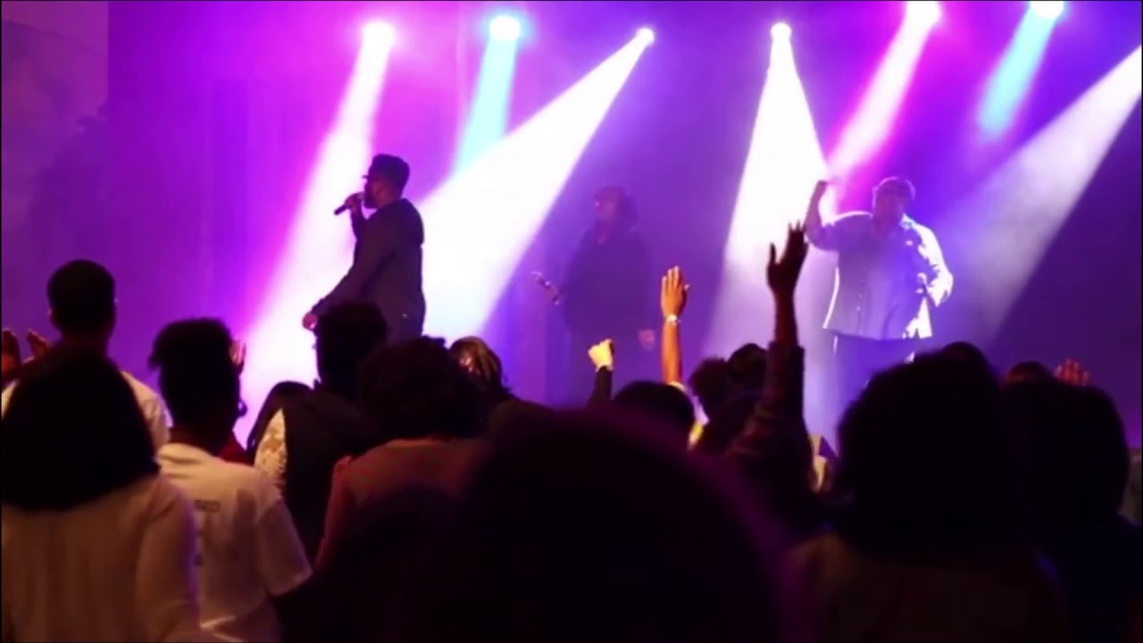 Enrique Holmes Singing It s Turning Around For Me YouTube