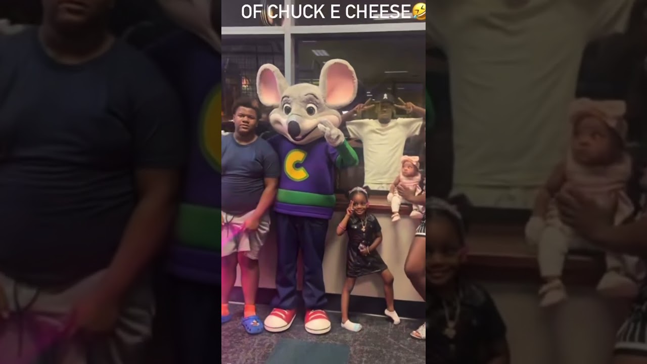 Bro like 35 and scared of Chuck E. Cheese adlı videoyu YouTube'da izle Bro like 35 and scared of Chuck E. Cheese adlı videoyu YouTube'da izle