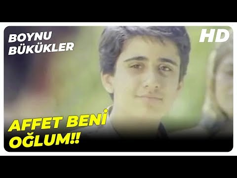 Boynu Bükükler - Emrah, Babasının Evini Satın Aldı! | Küçük Emrah Eski Türk Filmi