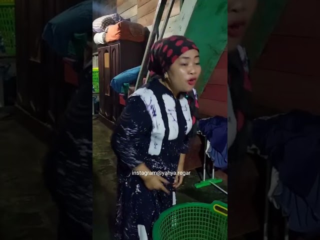 Lawak Tapsel Asli bikin sakit perut PARKARO BAJU ARRAYO Mogmog & Lokot Parhuta-huta grup class=