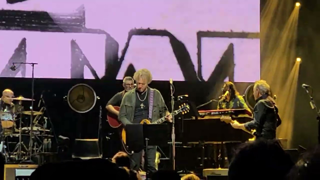 Jim Irsay, Mike Mills, Kenny Wayne Shepherd, Kenny Aronoff: "Lawyers, Guns and Money" (12/10/2022)