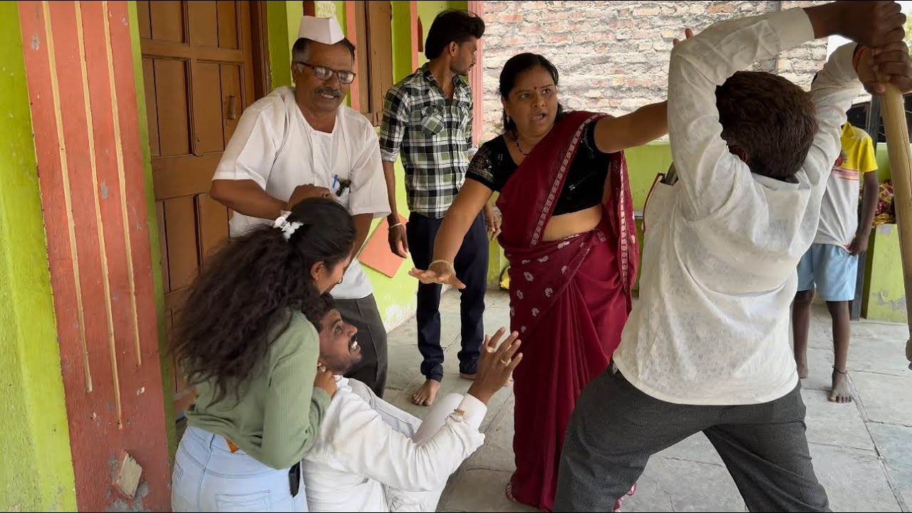 पोरं पळून चालली होती पकडली रेडहॅन्ड मग 😂#गावगाडाकॉमेडी #कॉमेडी #marathi #gavranfilmproduction #trend