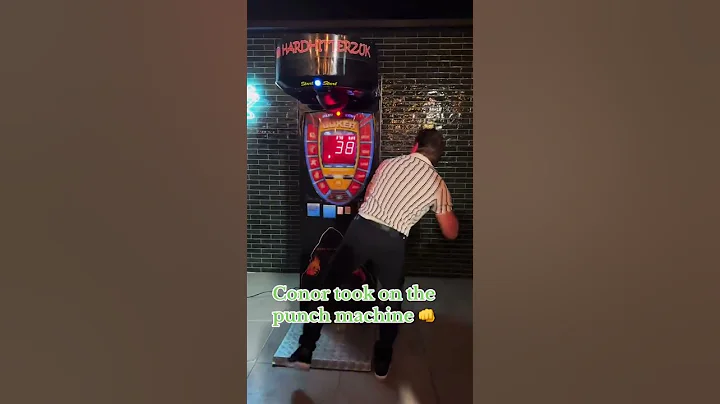 Conor McGregor vs. Punch Machine 👊
