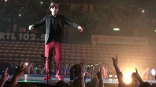 Fedez e J-Ax - Assenzio live in Trieste 16/04/2017