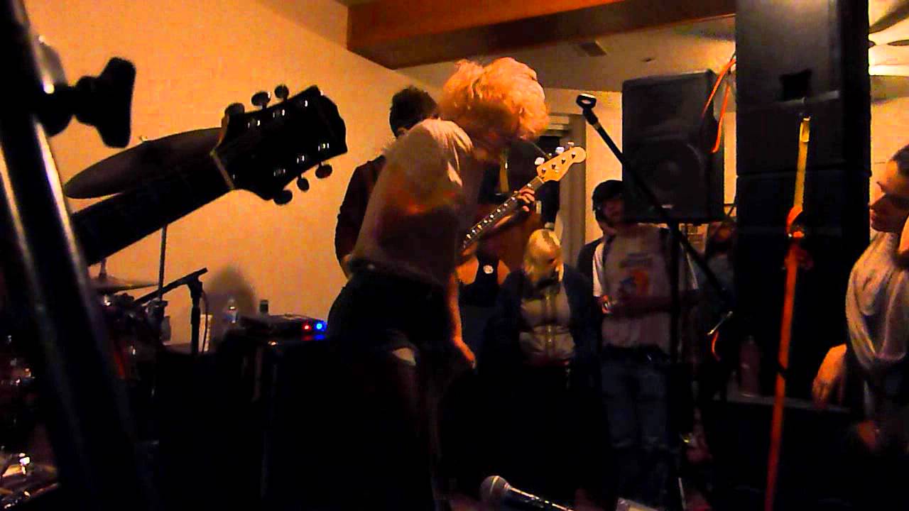 Παρακολούθηση Hunters - Headache @ Pi Lam in Philly 4/7/12 στο YouTube Παρακολούθηση Hunters - Headache @ Pi Lam in Philly 4/7/12 στο YouTube