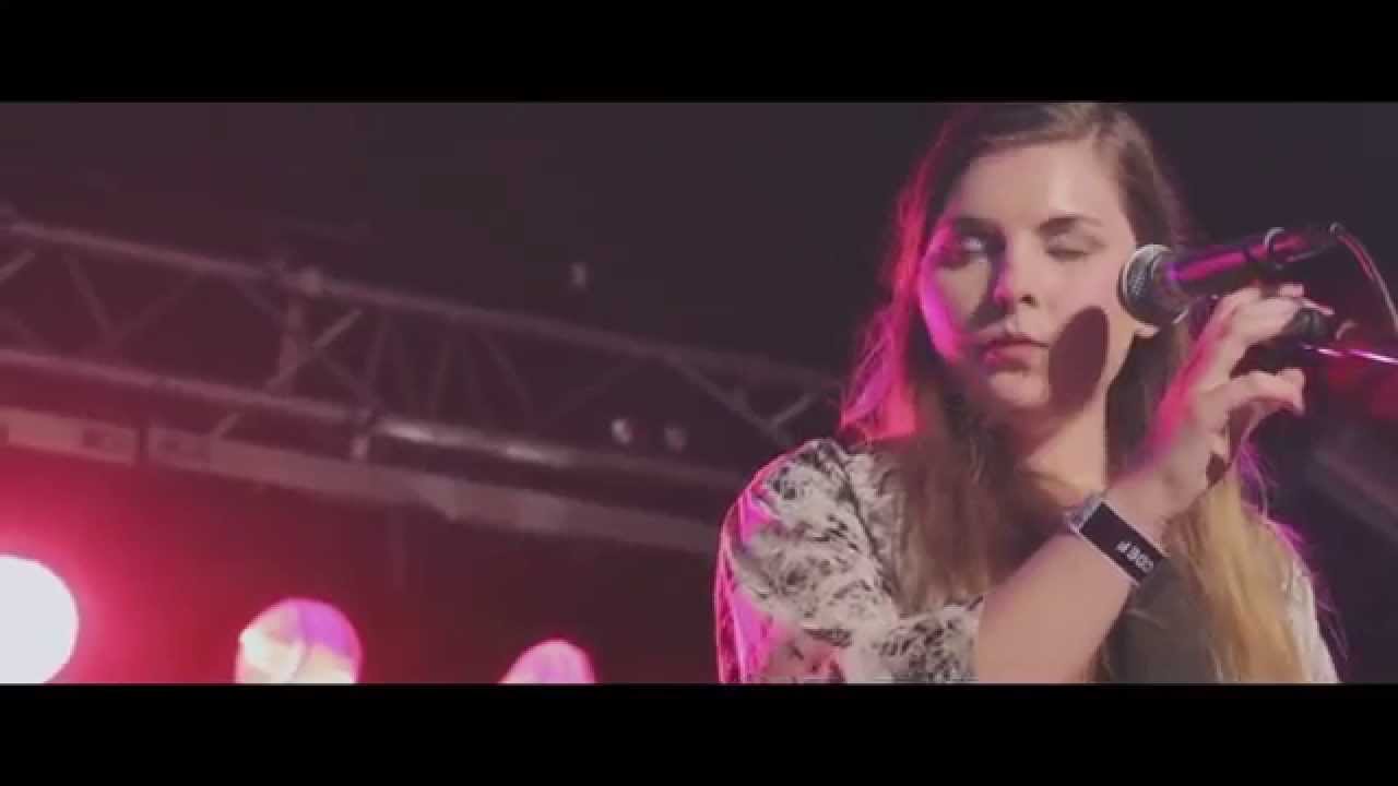 I will, I swear – Lakes (live summer ’14) auf YouTube ansehen I will, I swear – Lakes (live summer ’14) auf YouTube ansehen