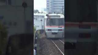 引退したキハ85系特急南紀 伊勢鉄道の鈴鹿駅から遠ざかっていく