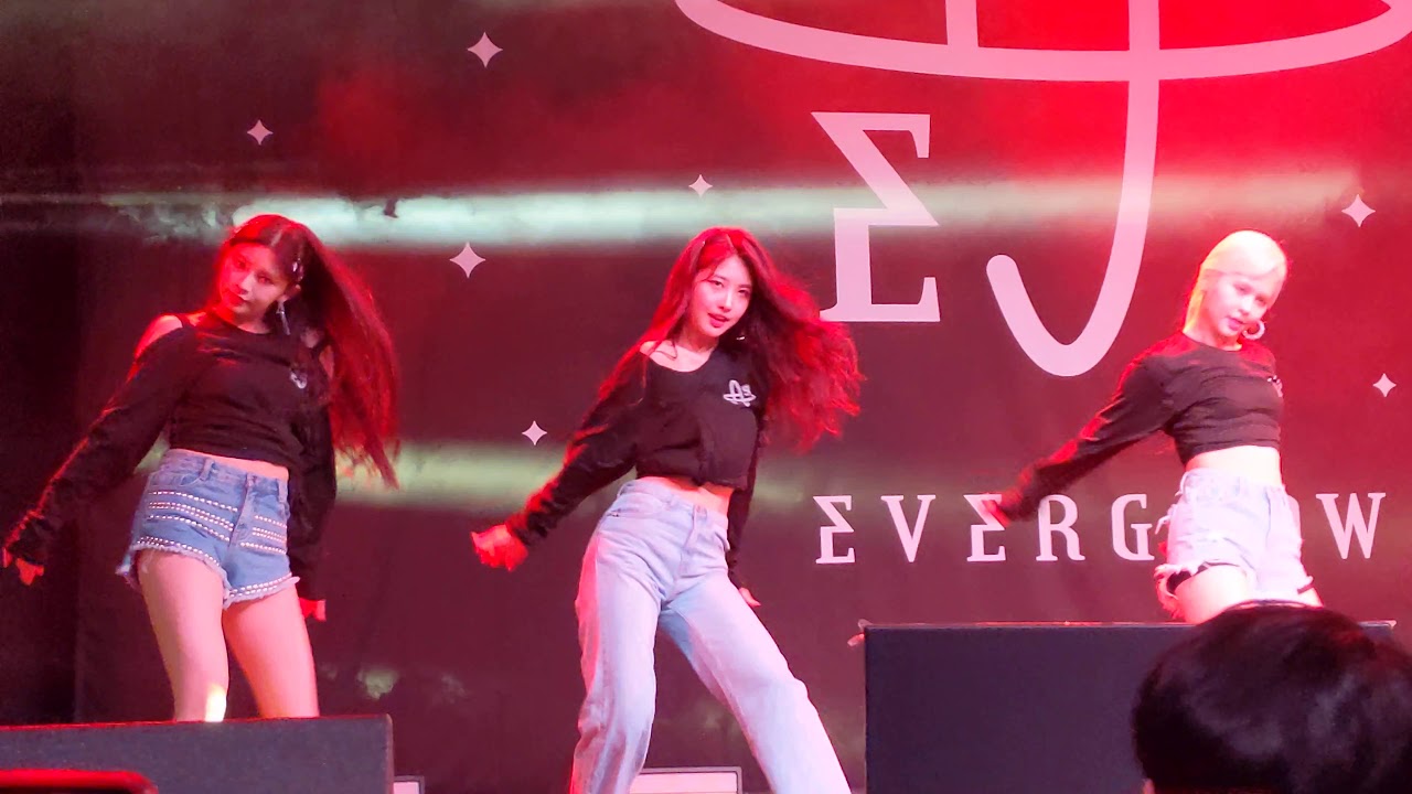 EVERGLOW (에버글로우) - K-Pop Medley (TT, DDU-DU DDU-DU, Love Shot, Idol) - Fancam[4K] Atlanta 2020.03.08