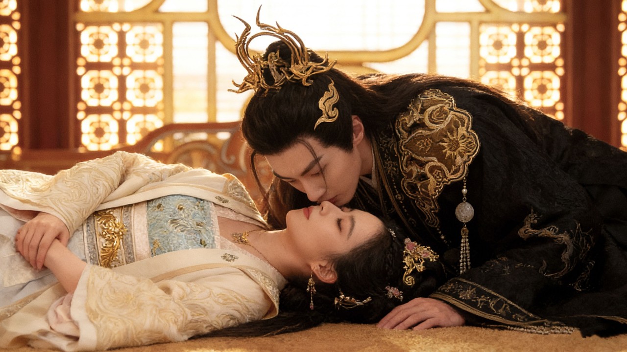 侯呈玥&劉蘭博 | 前世他为保护她被万箭穿心而亡，重生归来她休掉渣夫，将狼系將軍带到榻上纏寵，他護她復仇奪權寵入骨！ #鳳掌九天#古裝 #短劇 #minidrama #甜寵爽劇