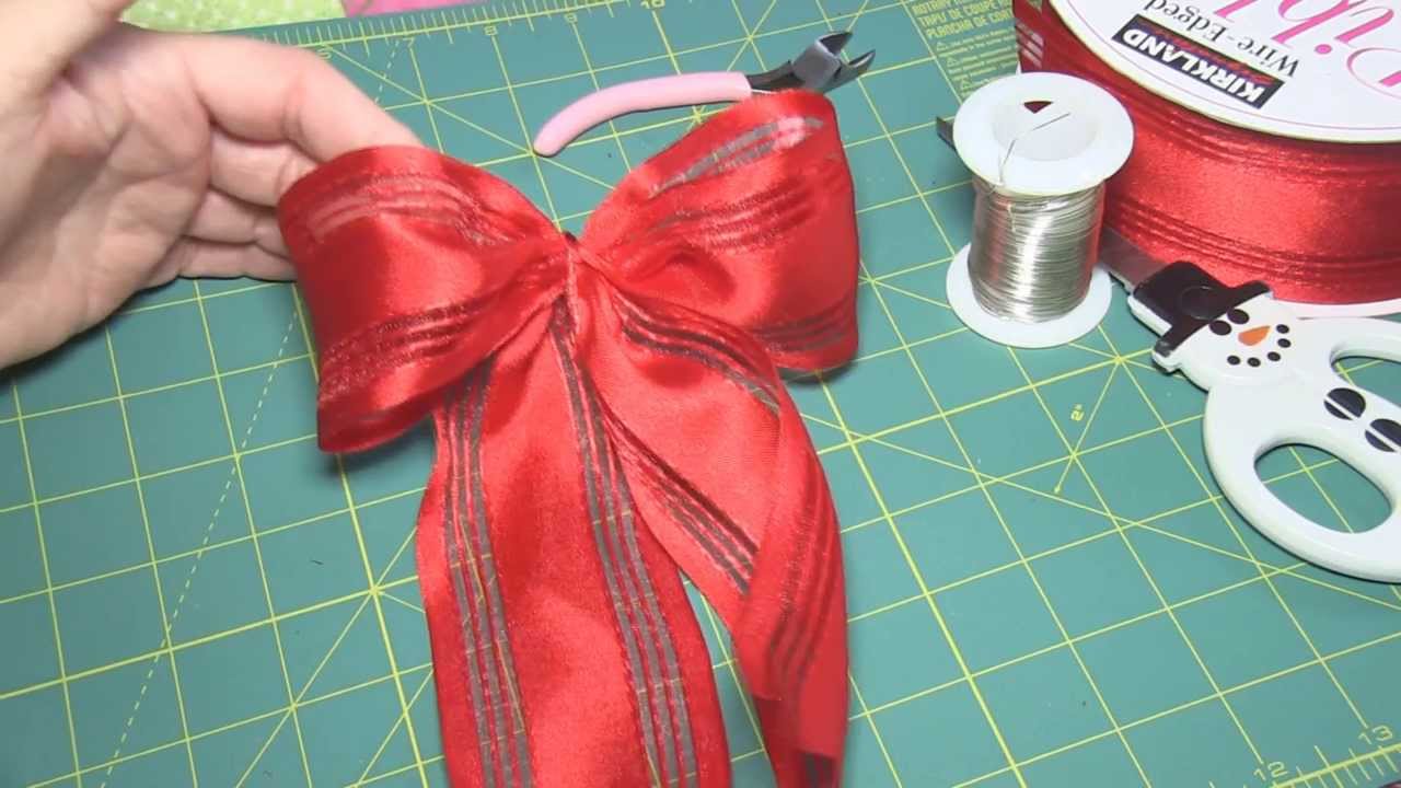 Quick tutorial on making a ribbon bow ✨ Hope this helps some