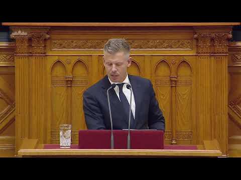 Újra Parlament