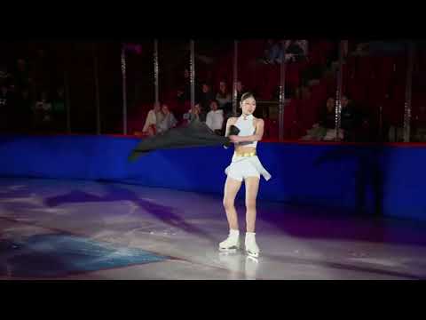 KPop Demon Hunters “Your Idol”, Lee Hae-in skates at An Evening with Champions 2025