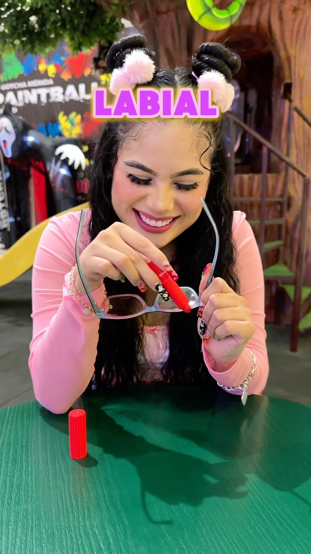 Broma de las gafas pintadas ?