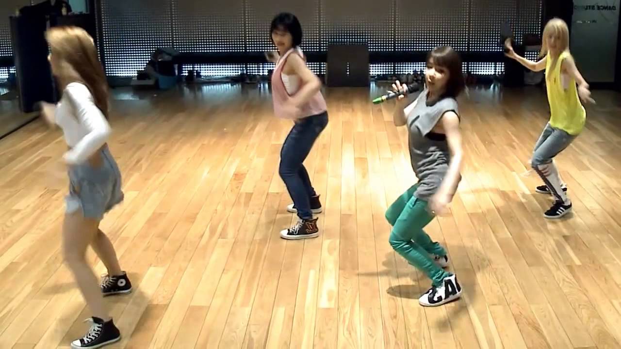 2NE1 'Falling In Love' mirrored Dance Practice