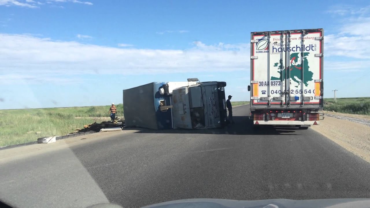 Перевернулся Камаз трасса М32 Казахстан - YouTube