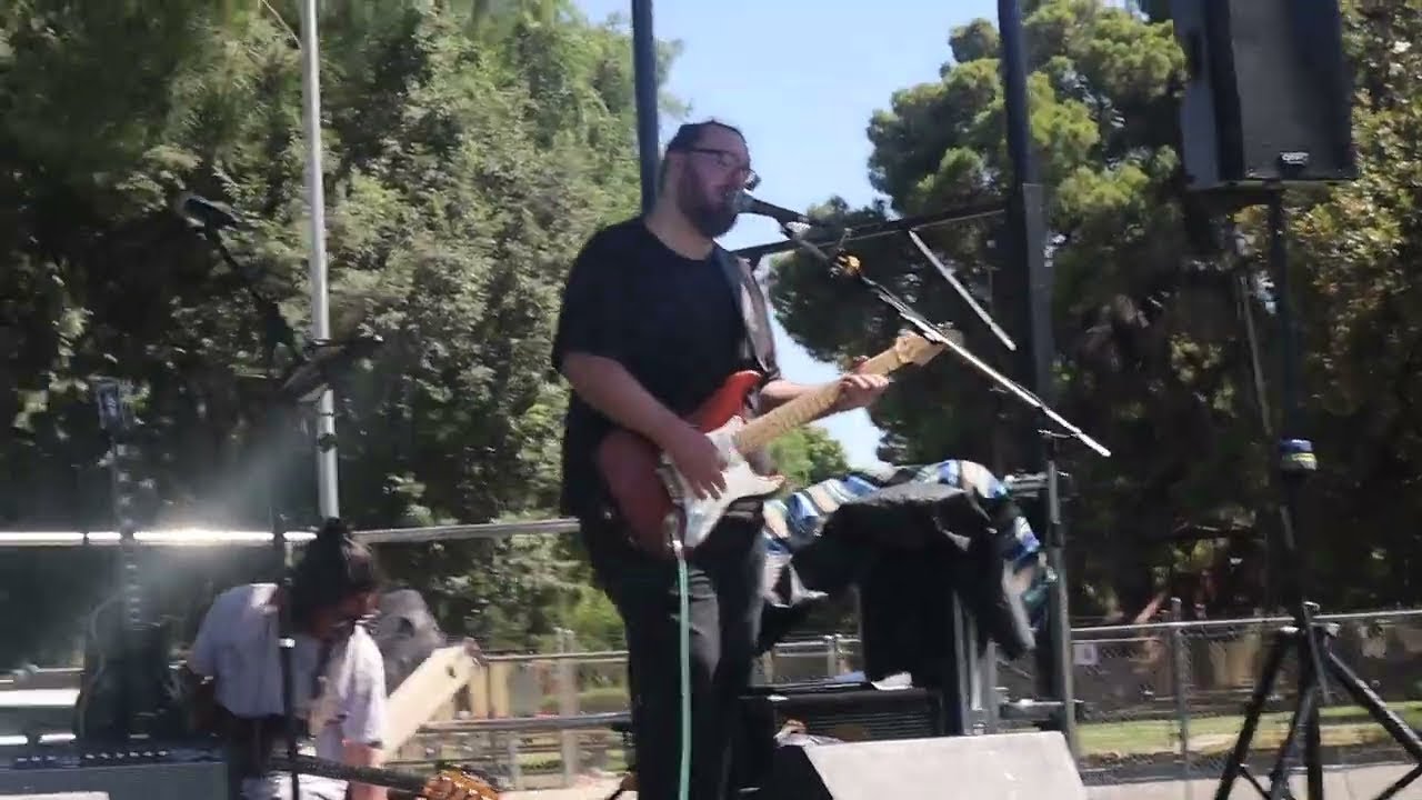 The Brightsiders - Everybody Wants to Rule the World (Tears for Fears)