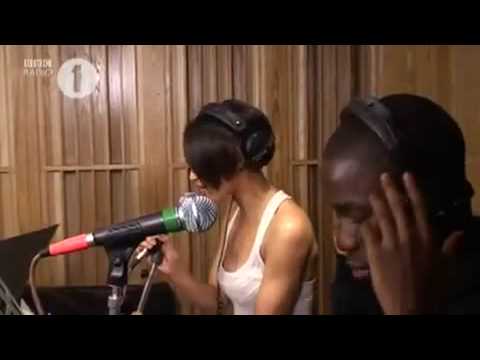 Tinchy Stryder Ft Amelle - Never Leave You , Live Lounge