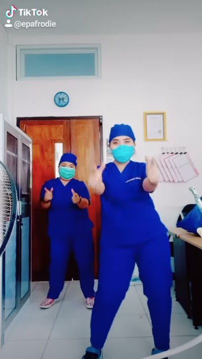 Gokil abis dua perawat semok bohay...🤣🤣🤣