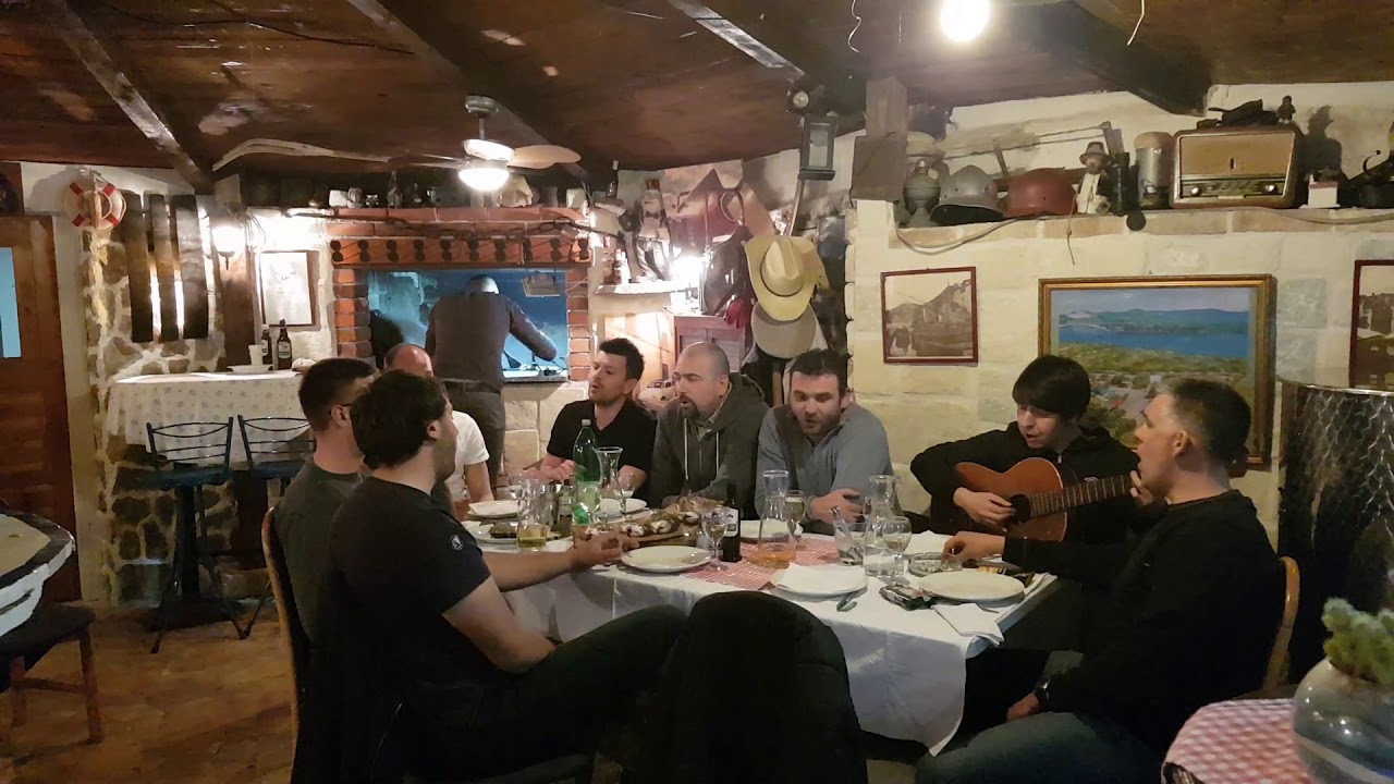 Konoba - Klapa Sebenico ft. Branimir Bubica (Live)